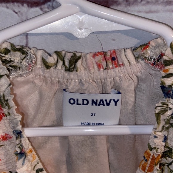 🌸Old Navy Floral Top Size 2T - Picture 2 of 5